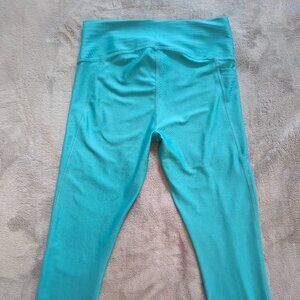 Under Armour | Heatgear Compression 7/8 Leggings SZ: L Tall